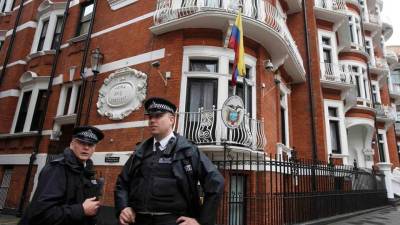 WikiLeaks denuncia intento de intrusi&oacute;n en embajada