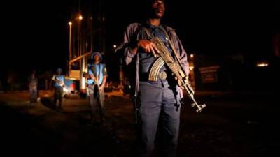 Un policía mató a un estudiante por no usar mascarilla en el Congo Un policía mató a un estudiante por no usar mascarilla en el Congo