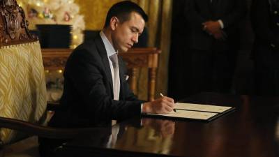 Microvistazo | Daniel Noboa firma decreto para ratificar al dólar como única moneda en Ecuador Microvistazo | Daniel Noboa firma decreto para ratificar al dólar como única moneda en Ecuador