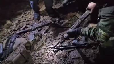 Un colombiano muerto tras enfrentamiento entre militares ecuatorianos y presunta disidencia de las FARC Un colombiano muerto tras enfrentamiento entre militares ecuatorianos y presunta disidencia de las FARC