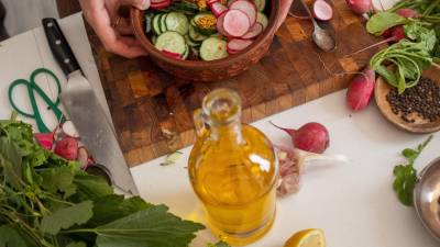 El aceite de canola cinco de sus saludables beneficios El aceite de canola cinco de sus saludables beneficios