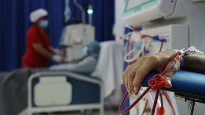 Deuda de más de 180 millones de dólares con clínicas de diálisis pondría en riesgo la vida de 17 mil personas en Ecuador Deuda de más de 180 millones de dólares con clínicas de diálisis pondría en riesgo la vida de 17 mil personas en Ecuador