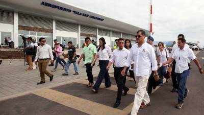 Correa inaugura obras en las Islas Galápagos Correa inaugura obras en las Islas Galápagos