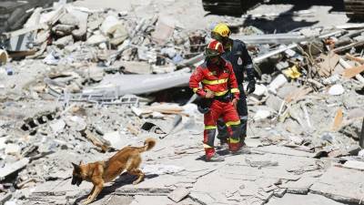 2 muertos y 5 desaparecidos en derrumbe de edificio en España 2 muertos y 5 desaparecidos en derrumbe de edificio en España