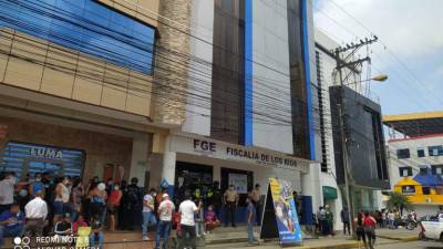 Fiscal es atacado a tiros: intentaron secuestrarlo mientras regresaba de dejar a su hija en la escuela, en Quevedo Fiscal es atacado a tiros: intentaron secuestrarlo mientras regresaba de dejar a su hija en la escuela, en Quevedo