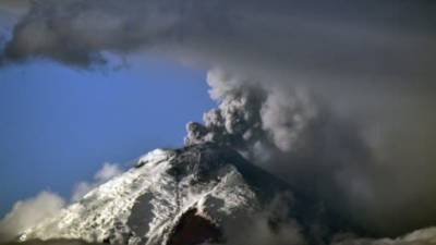 El Cotopaxi continúa con emisiones de gas y ceniza El Cotopaxi continúa con emisiones de gas y ceniza