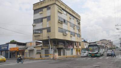 Edificio &lsquo;El Inmortal&rsquo; de Machala, &iquest;en peligro de colapsar?