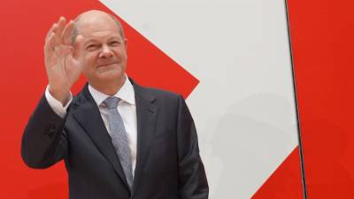 Merkel felicitó a Olaf Scholz por su victoria en elecciones alemanas Merkel felicitó a Olaf Scholz por su victoria en elecciones alemanas