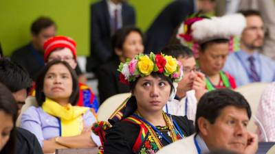 Indígenas abren su foro anual en la ONU pidiendo que se escuche su voz Indígenas abren su foro anual en la ONU pidiendo que se escuche su voz