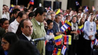 Maduro dice que &amp;quot;institucionalizar&aacute;&amp;quot; di&aacute;logo hasta 2020