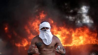 Se encienden las protestas en intento de golpe contra Maduro Se encienden las protestas en intento de golpe contra Maduro