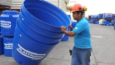 Soluciones efectivas para el almacenamiento y conducción de agua Soluciones efectivas para el almacenamiento y conducción de agua