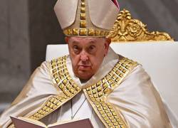 El papa Francisco atraviesa un cuatro clínico grave, pero permanece estable.