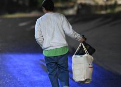 Fotografía referencial de un migrante deportado de Estados Unidos.