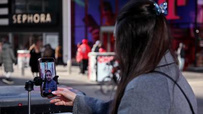 Donald Trump propone dividir propiedad de TikTok, que reanuda su servicio en EE.UU. horas después de suspenderlo Donald Trump propone dividir propiedad de TikTok, que reanuda su servicio en EE.UU. horas después de suspenderlo