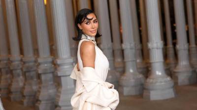 Kim Kardashian demuestra su generosidad con un regalo que dejó sin palabras a su mejor amiga y colaboradora.