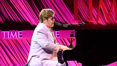 Elton John es elegido 'Icono del año 2024': el cantante británico 'sigue en pie' Elton John es elegido 'Icono del año 2024': el cantante británico 'sigue en pie'