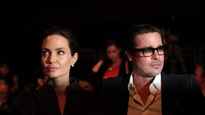 Brad Pitt acusa a Angelina Jolie de querer herirlo al vender su parte de un viñedo a un magnate ruso Brad Pitt acusa a Angelina Jolie de querer herirlo al vender su parte de un viñedo a un magnate ruso