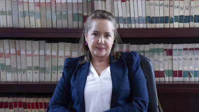 Luz Elena Coloma ofrece crear cuatro centros de innovación y re-institucionalizar el Municipio Luz Elena Coloma ofrece crear cuatro centros de innovación y re-institucionalizar el Municipio