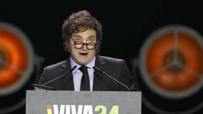Milei inicia un conflicto sin precedentes con España por sus insultos a Sánchez y su esposa Milei inicia un conflicto sin precedentes con España por sus insultos a Sánchez y su esposa