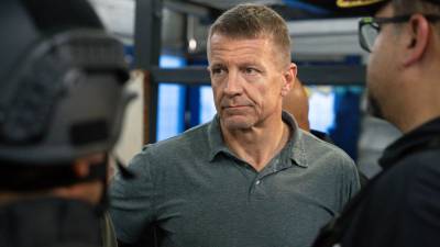 Erik Prince acude al Puerto de Guayaquil junto al Bloque de Seguridad para verificar protocolos de seguridad Erik Prince acude al Puerto de Guayaquil junto al Bloque de Seguridad para verificar protocolos de seguridad