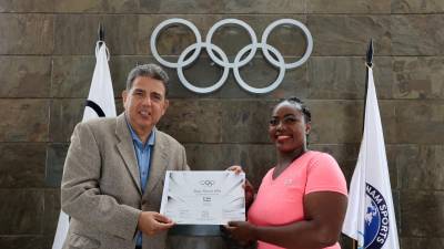 Rosa Tenorio recibió diploma olímpico por su octavo lugar en Londres 2012 Rosa Tenorio recibió diploma olímpico por su octavo lugar en Londres 2012