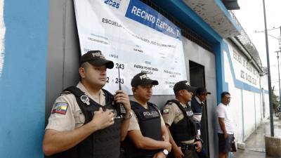M&aacute;s de 56 mil polic&iacute;as se despliegan en Ecuador para seguridad en la segunda vuelta entre Noboa y Gonz&aacute;lez