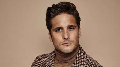 Diego Boneta busca "desaparecer" cuando interpreta a personajes reales Diego Boneta busca "desaparecer" cuando interpreta a personajes reales
