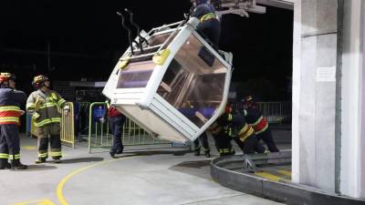 Varias personas quedaron atrapadas en cabinas del Teleférico de Quito debido a un fallo eléctrico en el sistema Varias personas quedaron atrapadas en cabinas del Teleférico de Quito debido a un fallo eléctrico en el sistema