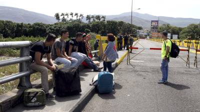 Venezuela decide cierre de frontera y estado de excepción Venezuela decide cierre de frontera y estado de excepción