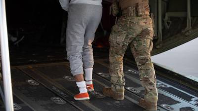 Una migrante cubana cuenta cómo es la vida en la temida prisión de Guantánamo Una migrante cubana cuenta cómo es la vida en la temida prisión de Guantánamo