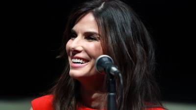 Sandra Bullock adopta a una niña llamada Laila Sandra Bullock adopta a una niña llamada Laila