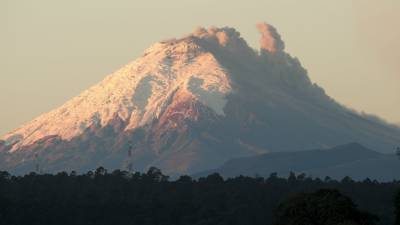 Volcán Cotopaxi mantiene una actividad "moderada" Volcán Cotopaxi mantiene una actividad "moderada"