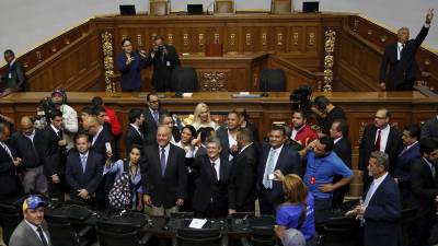 Parlamento aprueba medida para opositores presos