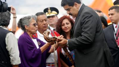 El "halago" que recibe Maduro por el Bastón Espiritual El "halago" que recibe Maduro por el Bastón Espiritual