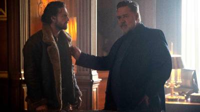Aaron Taylor-Johnson encarna a Kraven, un hombre atrapado entre su legado familiar y su obsesión por ser el mejor cazador. Aaron Taylor-Johnson encarna a Kraven, un hombre atrapado entre su legado familiar y su obsesión por ser el mejor cazador.