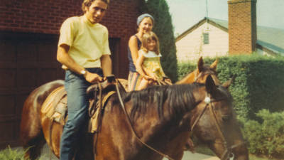 La exnovia y la hija de Ted Bundy hablan sobre su vida con el asesino serial La exnovia y la hija de Ted Bundy hablan sobre su vida con el asesino serial