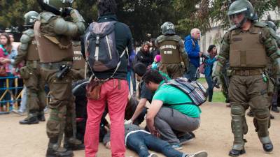 Dos j&oacute;venes muertos en incidente tras masiva marcha de estudiantes en Chile