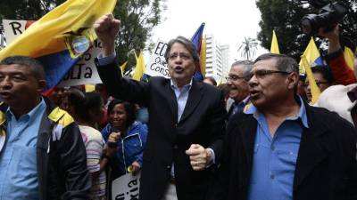 Comisión de enmiendas impide ingreso de Lasso a sesión Comisión de enmiendas impide ingreso de Lasso a sesión