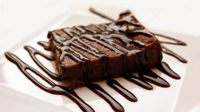 Brownie con solo 5 ingredientes, saludable, y sin horno Brownie con solo 5 ingredientes, saludable, y sin horno