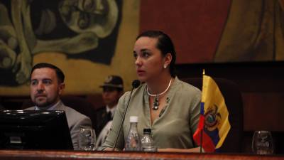 Hackean cuenta de Twitter de Gabriela Rivadeneira Hackean cuenta de Twitter de Gabriela Rivadeneira
