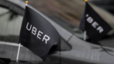 Taxistas protestan en Madrid y Barcelona contra Uber y Cabify Taxistas protestan en Madrid y Barcelona contra Uber y Cabify