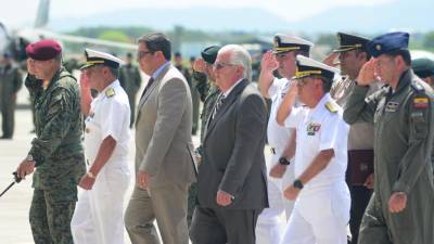 El primer encuentro entre Gobierno y nueva cúpula militar El primer encuentro entre Gobierno y nueva cúpula militar