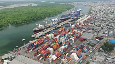 Puertos ecuatorianos se adaptan a las necesidades del comercio exterior Puertos ecuatorianos se adaptan a las necesidades del comercio exterior