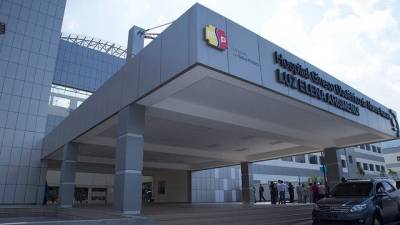 Detienen a mujer que cobraba por puestos en una maternidad
