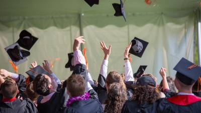 Se abren 200 becas estudiantiles para ecuatorianos que residen en Espa&ntilde;a