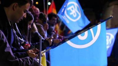 El PP gana las elecciones en España lejos de la mayoría El PP gana las elecciones en España lejos de la mayoría