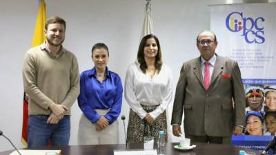 Ministerio de Gobierno reacciona ante la destitución de La Liga Azul en el CPCCS Ministerio de Gobierno reacciona ante la destitución de La Liga Azul en el CPCCS