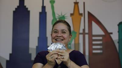 La investigadora del campus de ciencias exactas de la Universidad de Guadalajara, Blanca Rosa Aguilar, posa durante una entrevista con EFE. La investigadora del campus de ciencias exactas de la Universidad de Guadalajara, Blanca Rosa Aguilar, posa durante una entrevista con EFE.