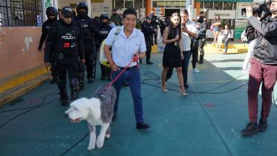 Jorge Yunda denuncia que delincuentes con armas de fuego entraron a su casa a robar Jorge Yunda denuncia que delincuentes con armas de fuego entraron a su casa a robar